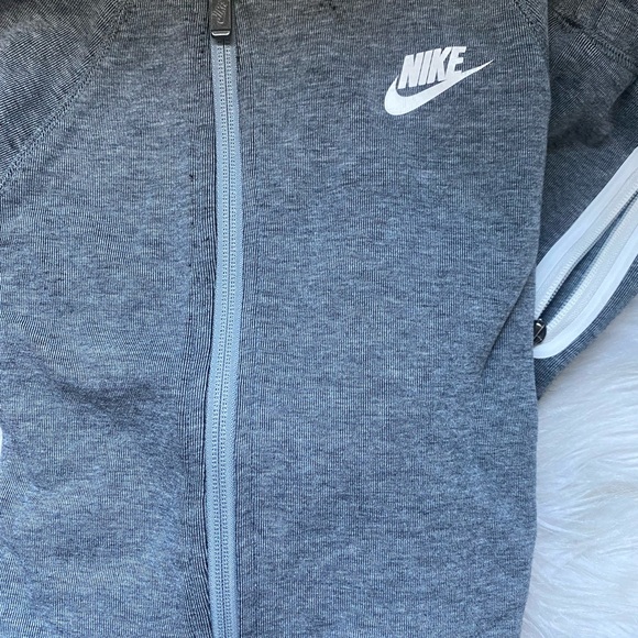Nike track suit - Picture 3 of 3